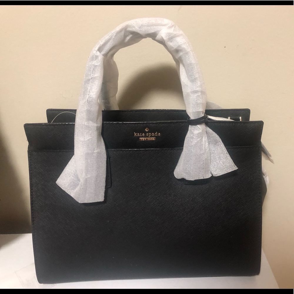 Selling a brand new Kate Spade purse.